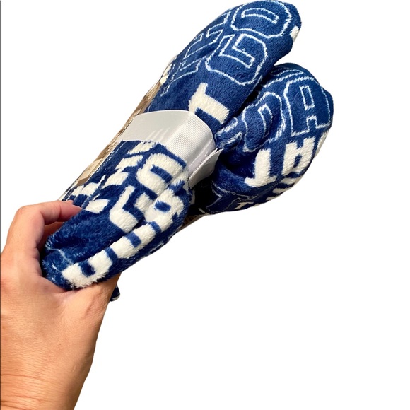 THE GOAT BLANKET 50” by 60” NOVELTY FLEECE BLANKET LIGHTWEIGHT THROW BLANKET - Picture 6 of 10